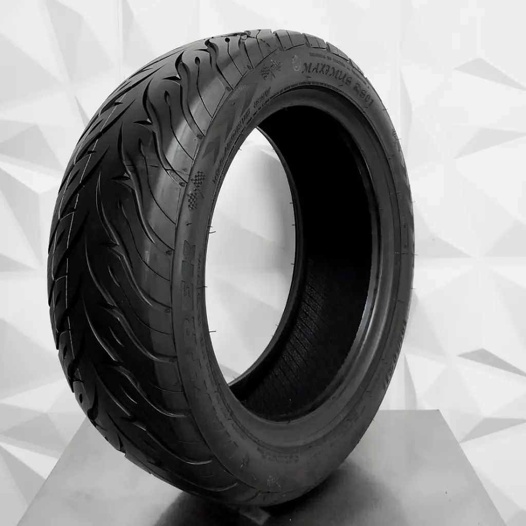 LLANTA MAXTREK 215/45R17 MAXIMUS DS01 91V